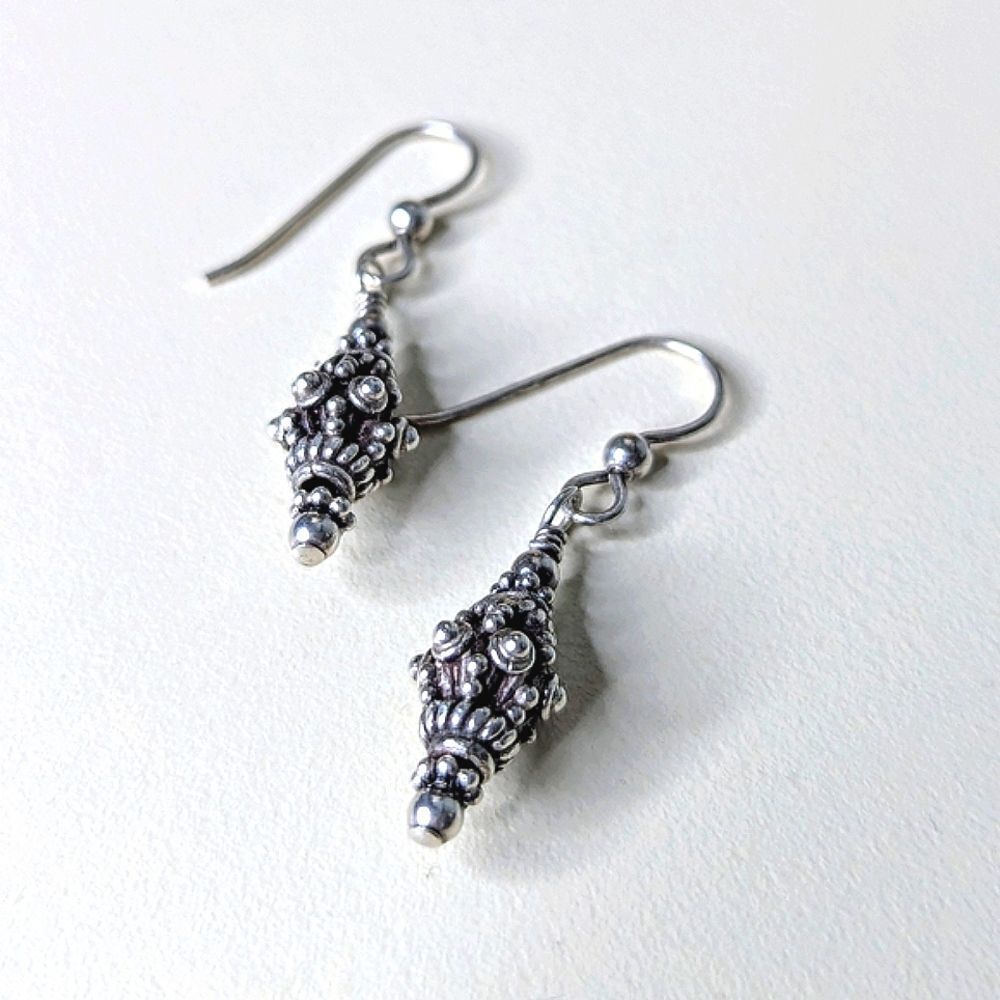 Silver Filgree Intricate Wires